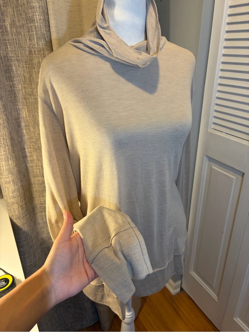 a.n.a Lightweight Cowlneck Sweater in Light Beige